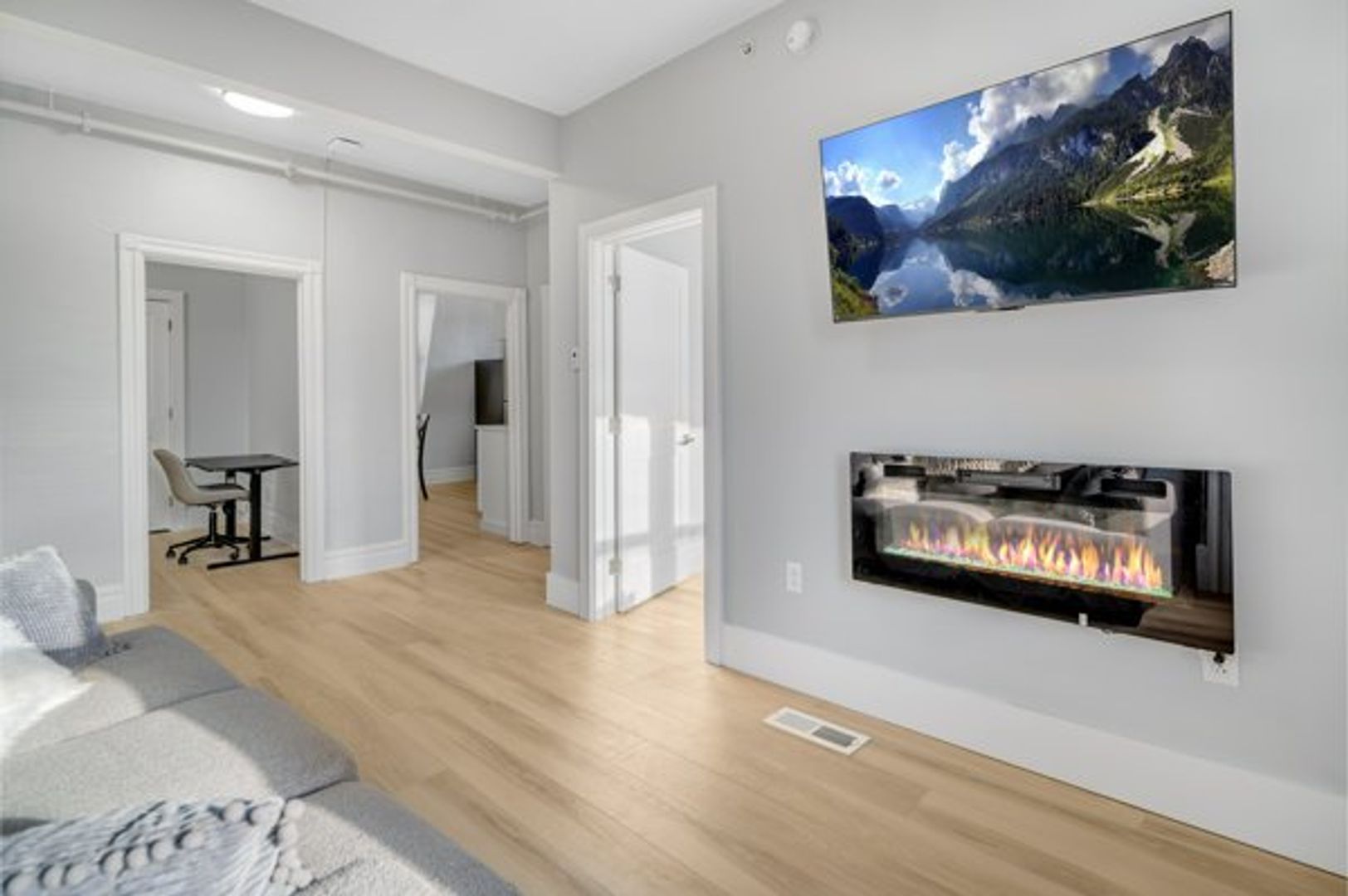 Ithaca Apartment: 702 E State St