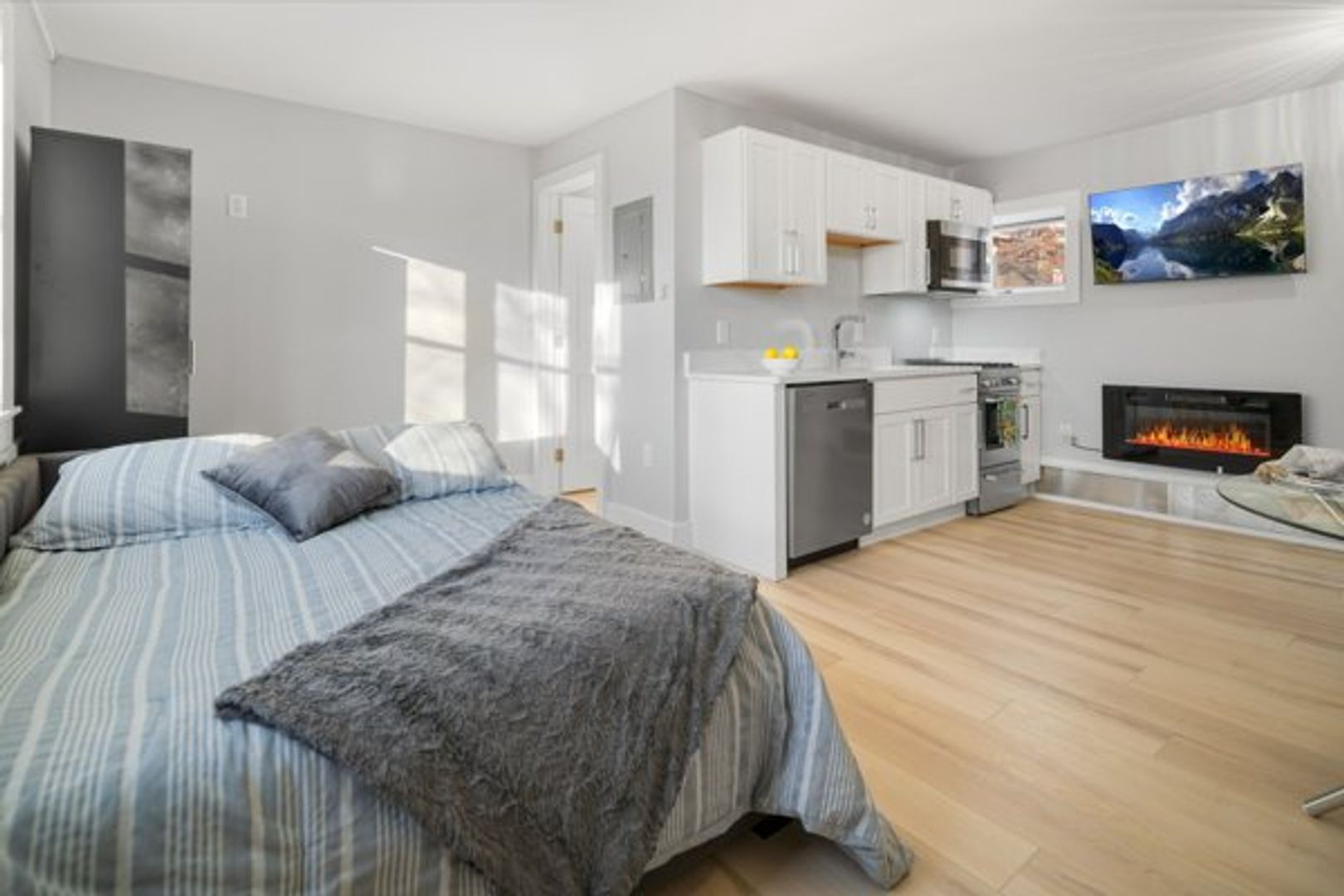 Ithaca Apartment: 504 Stewart Ave