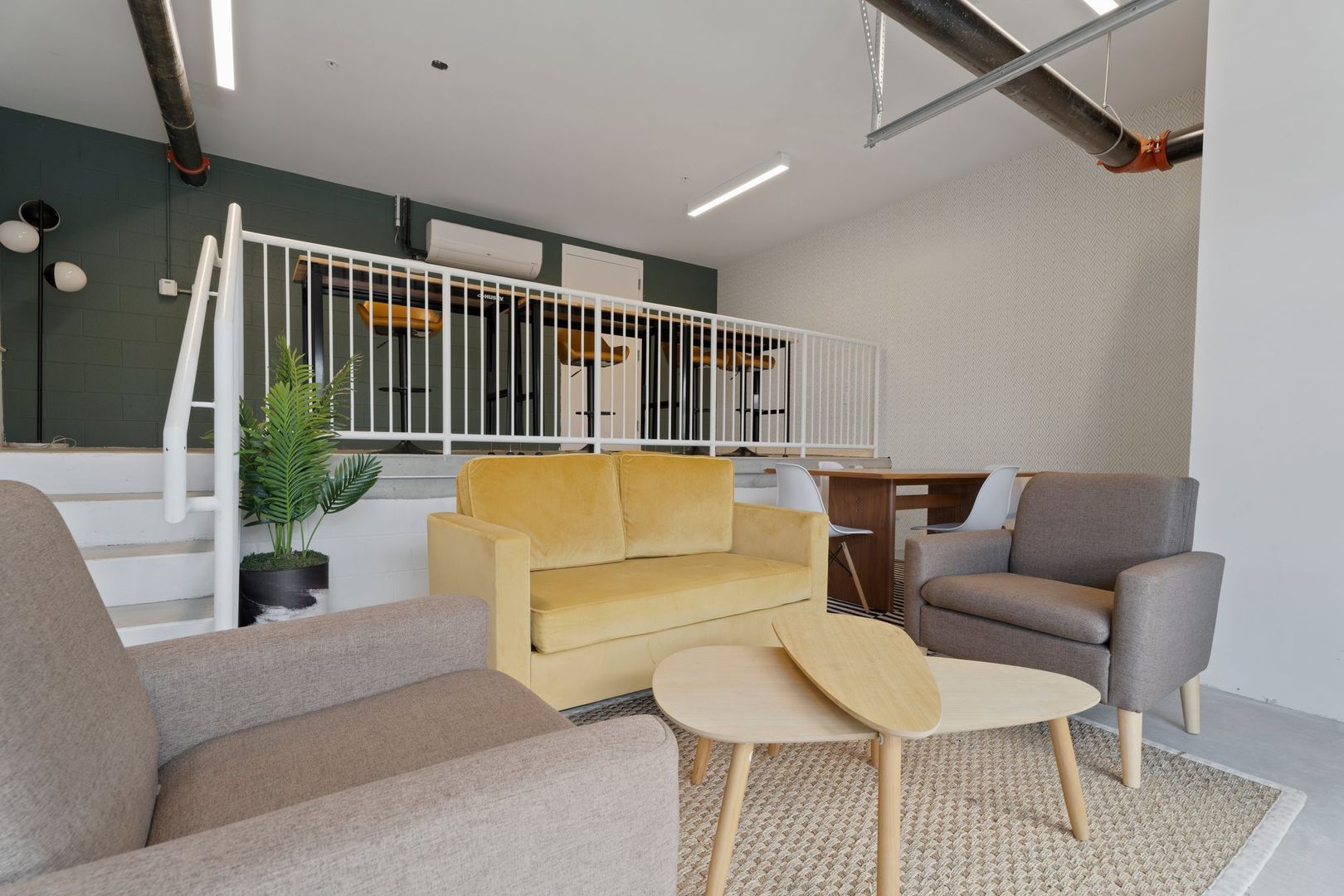 Ithaca Apartment: 815 S Aurora St