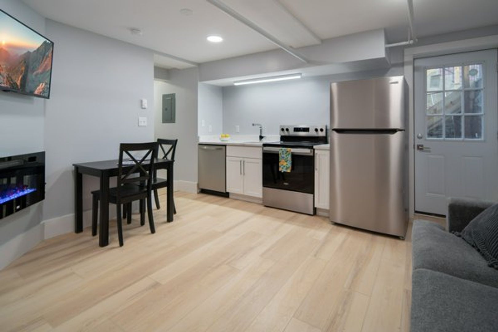 Ithaca Apartment: 504 Stewart Ave