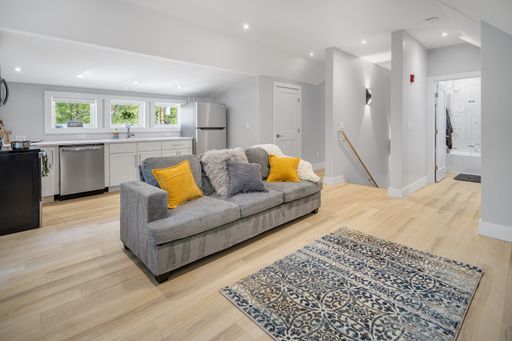 3 Bedroom in Collegetown for '27-'28 – photo 1