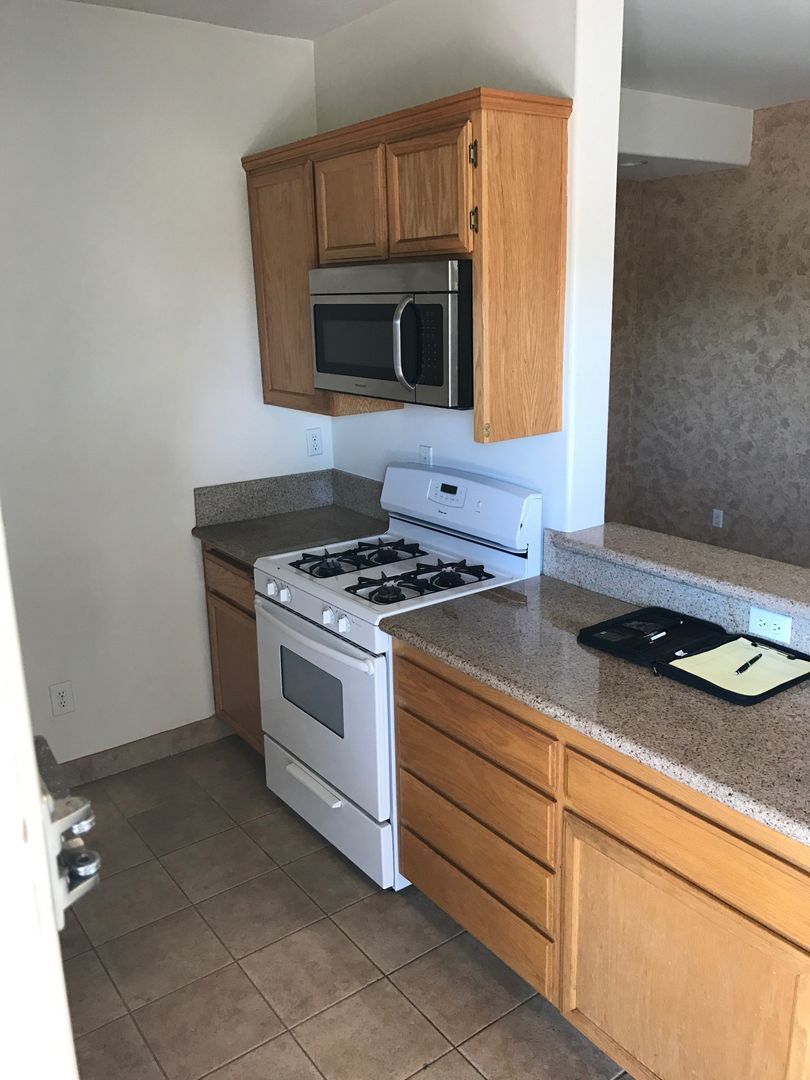 North Hollywood Apartment: 12740 Oxnard St.