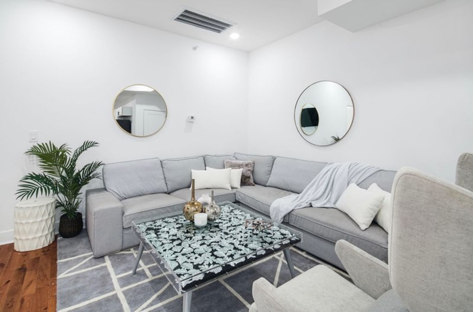 Philadelphia Apartment: 3031 W Diamond St.