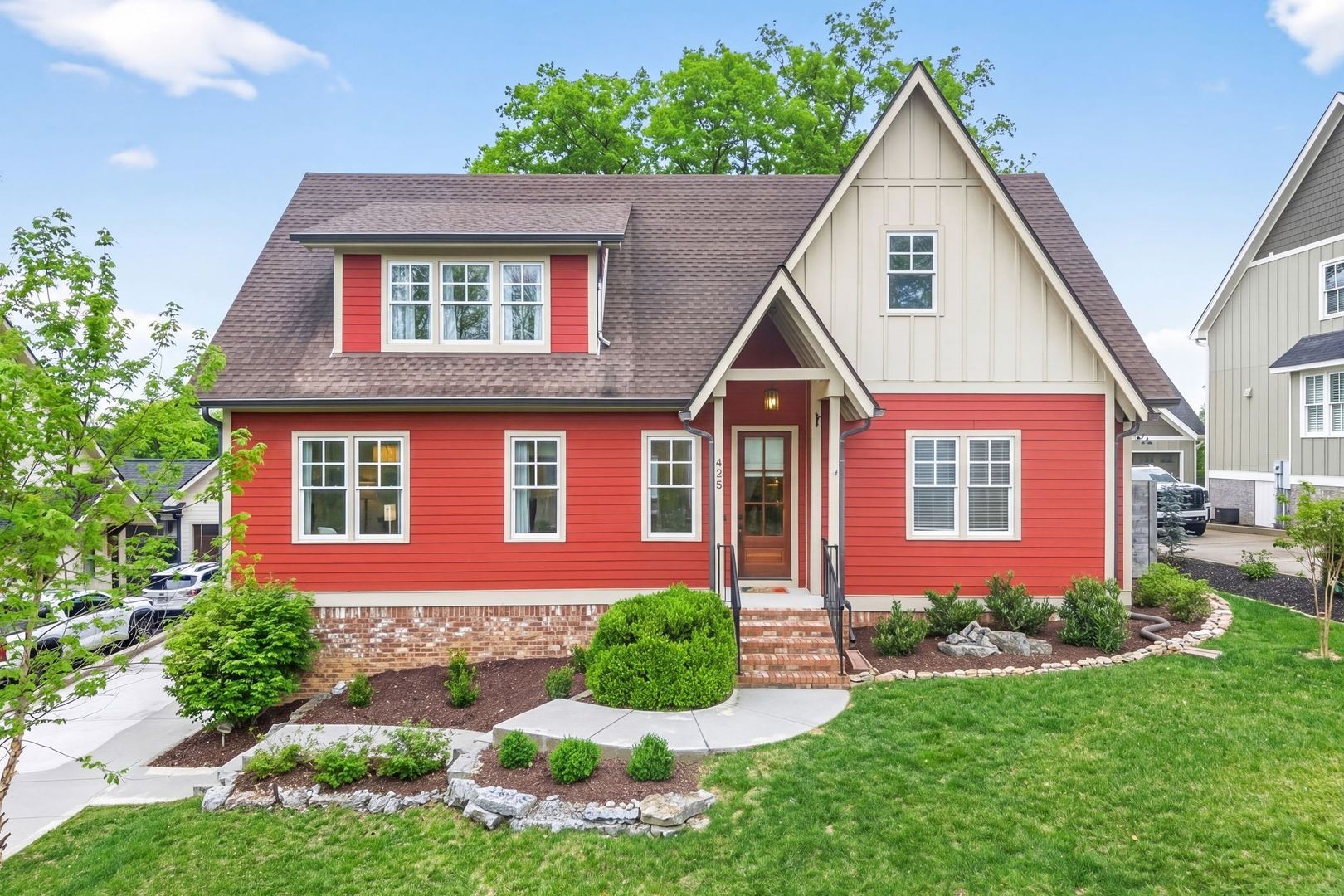 Franklin House: 605 W End Cir