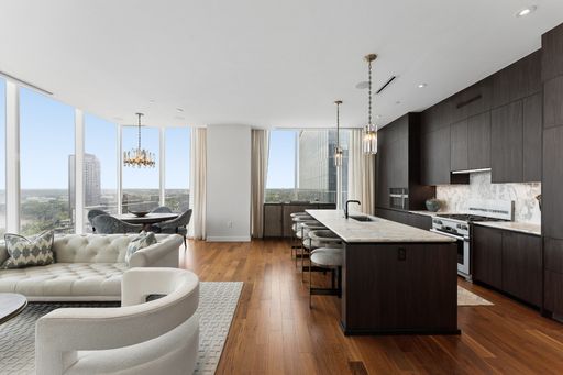 Turnkey and fully furnished 2-bedroom, 2.5-bath residence at Four Seasons – photo 1