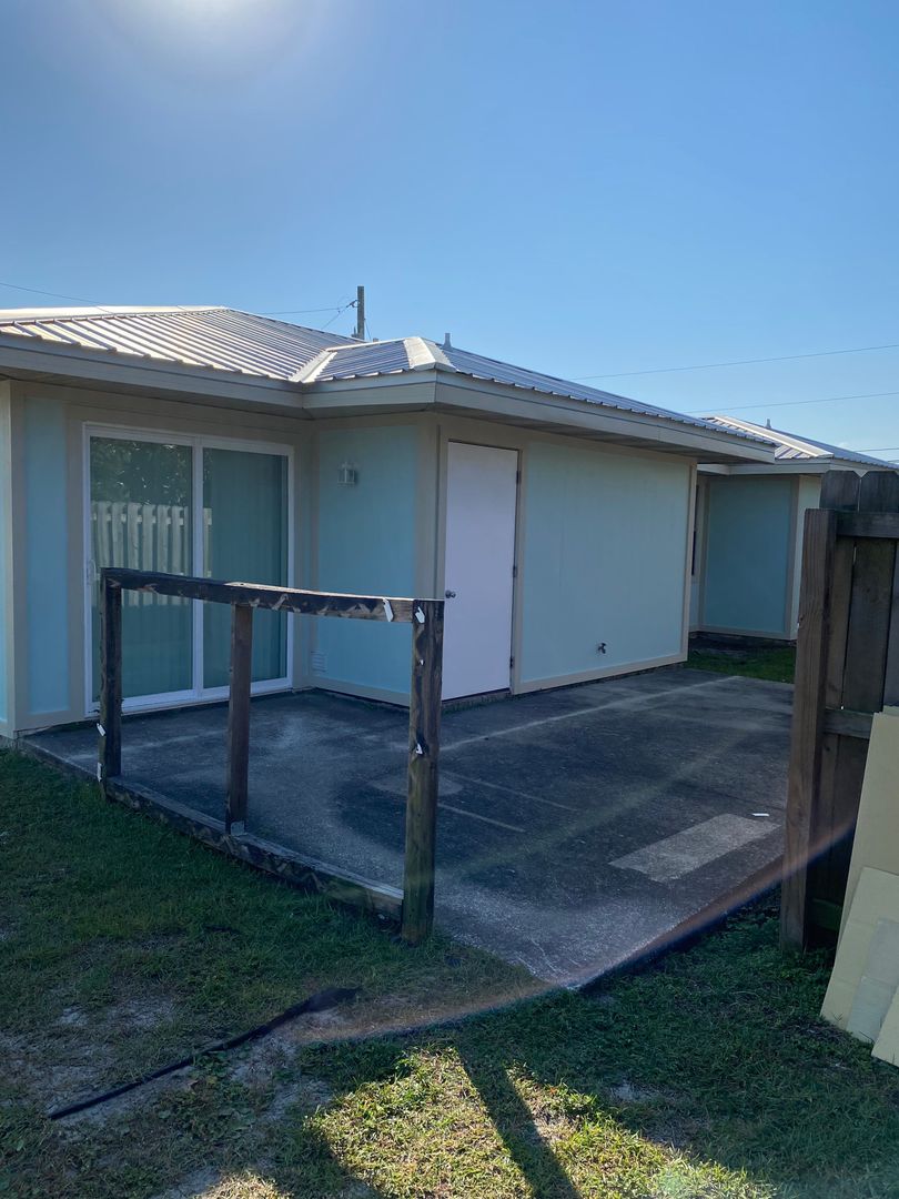 Panama City Apartment: Pleasant Manor - 1930 W 24Th St