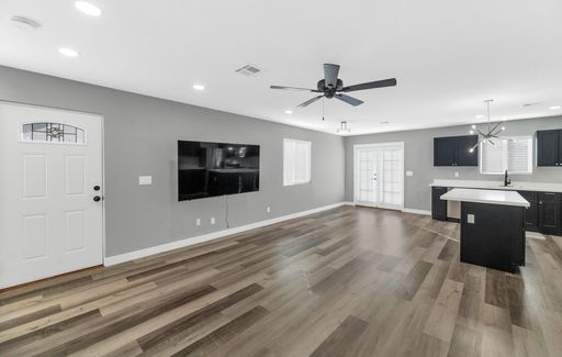 2509 E. Broadway Rd #4 Phoenix, AZ 85040 – photo 1