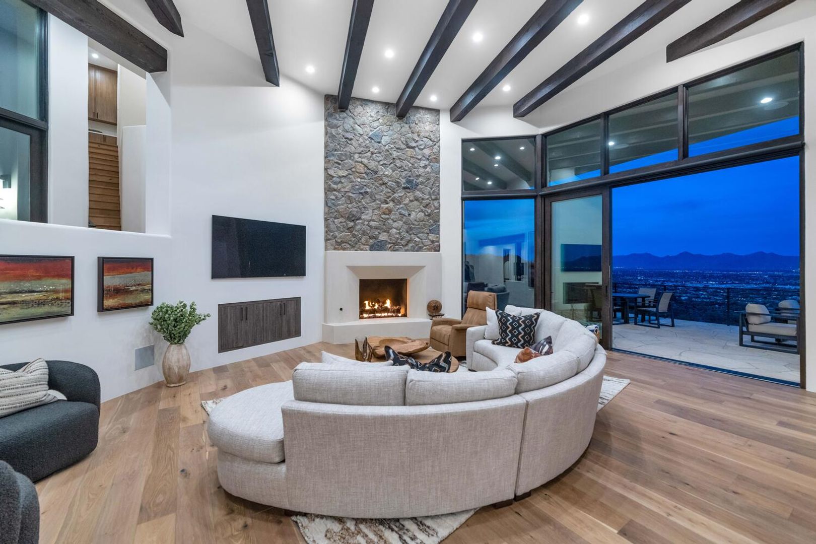 Paradise Valley House: 5810 E Cholla Ln