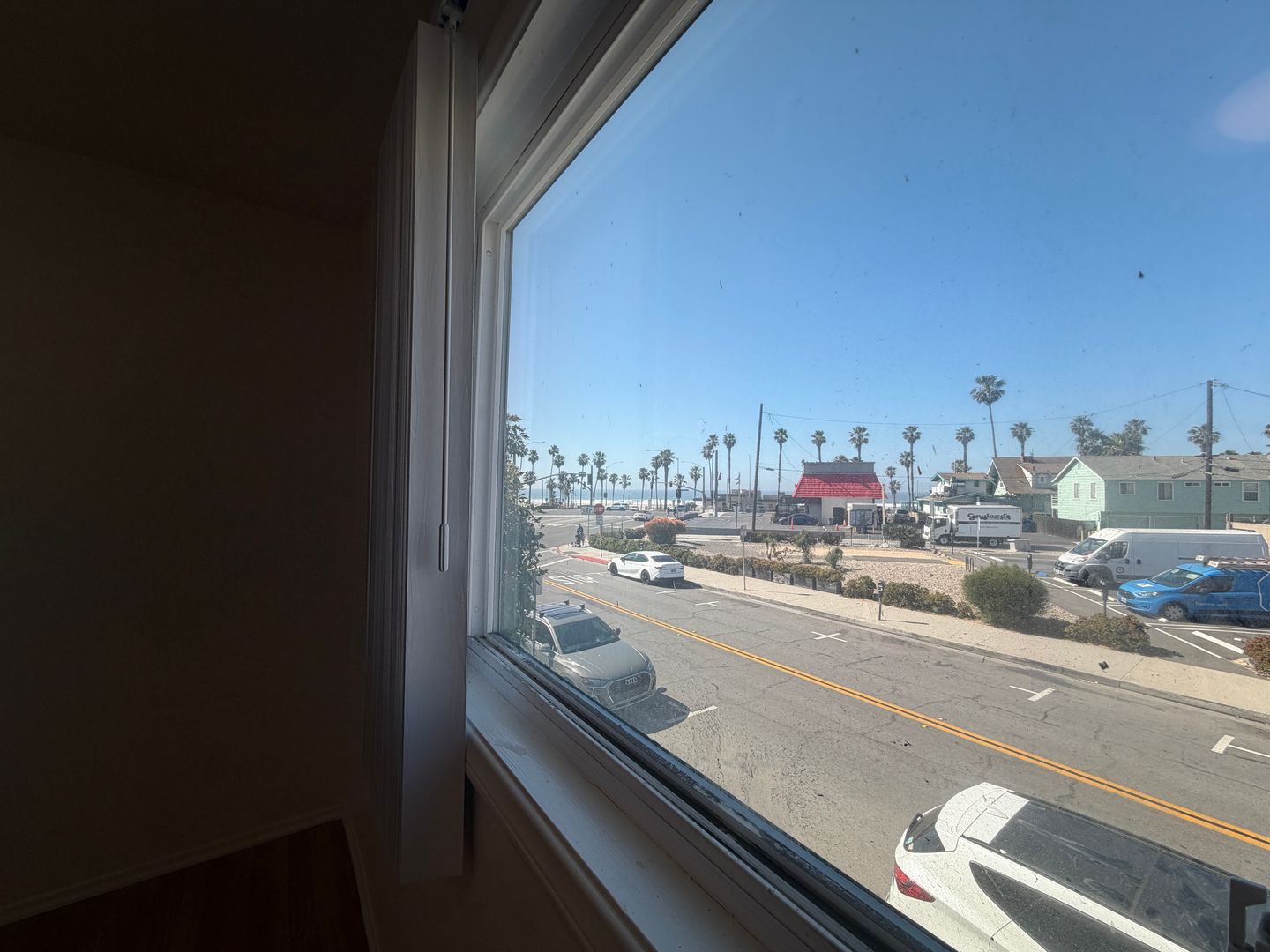 Huntington Beach Apartment: 201 1st St