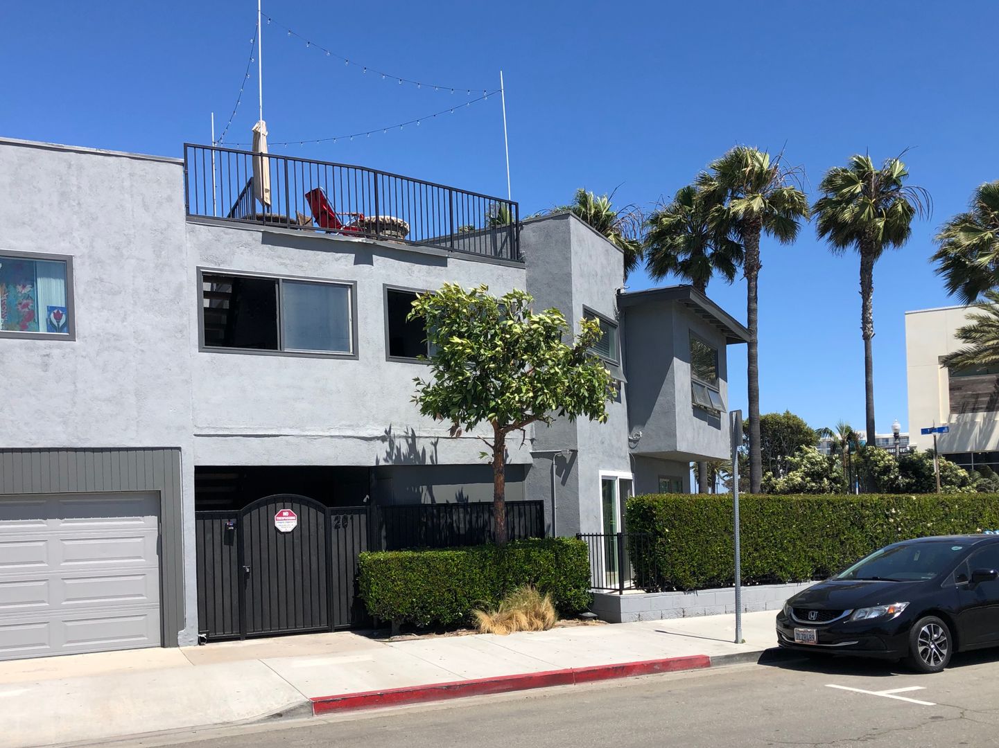 Huntington Beach Apartment: 201 1st St