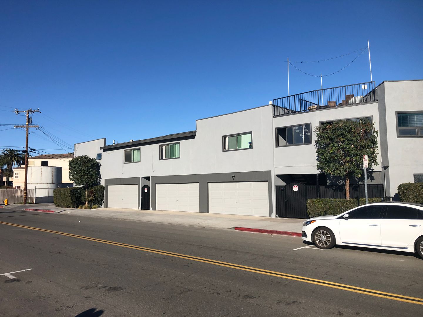 Huntington Beach Apartment: 201 1st St