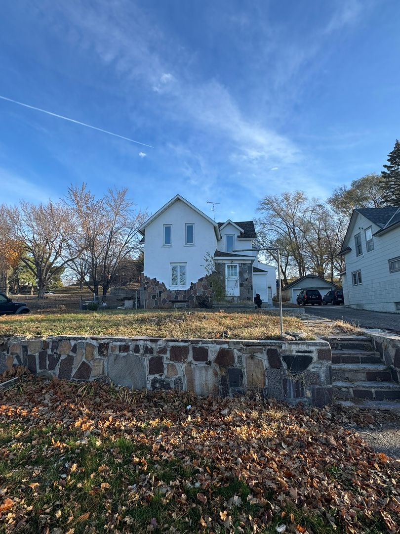 Sauk Rapids Apartment: 12 3rd Ave S