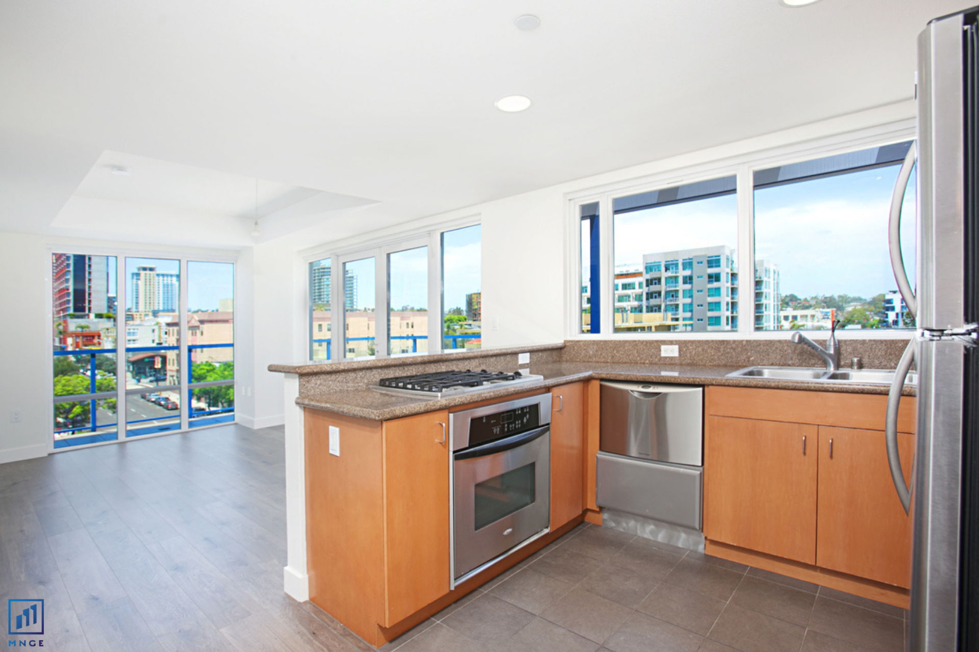 San Diego Apartment: 875 G Street