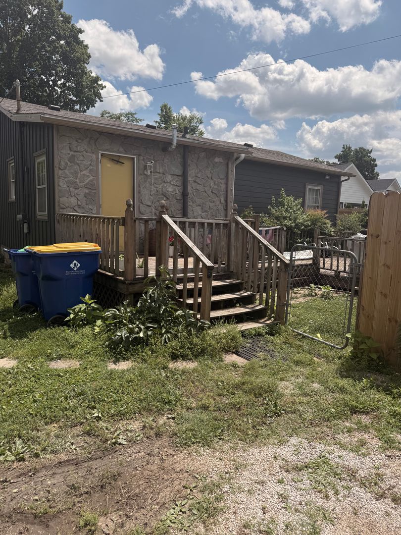 1009 Nutwood St. 2 of 6