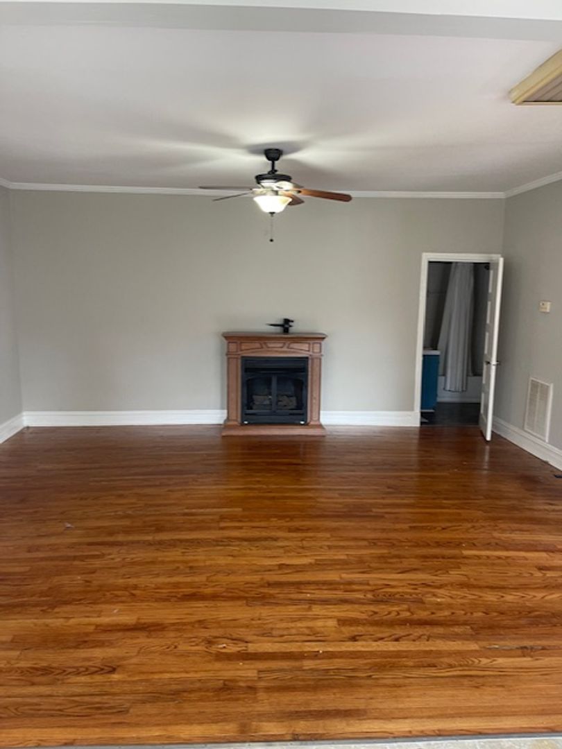 1009 Nutwood St. 4 of 6