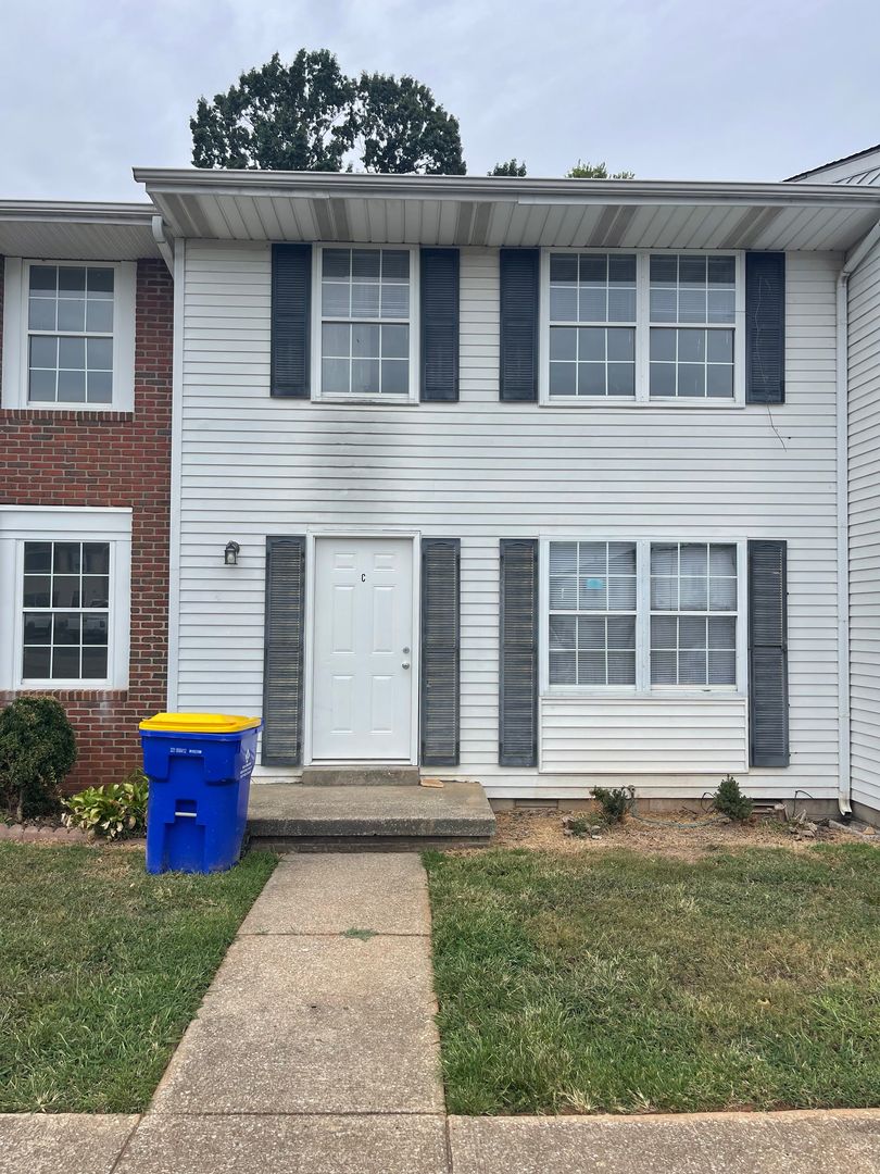 Bowling Green Apartment: 1341 Kenilwood Way