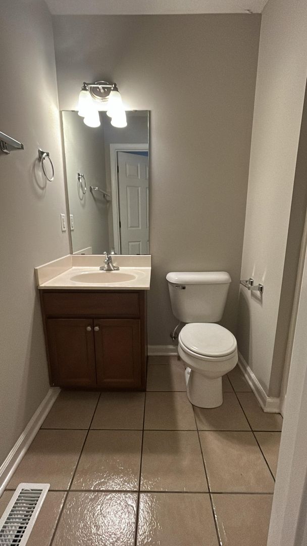 Bowling Green Apartment: 403 Topmiller