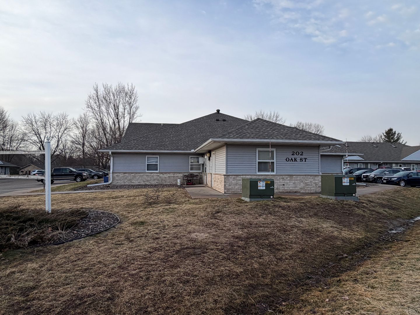 Woodville Apartment: 204 Oak Street