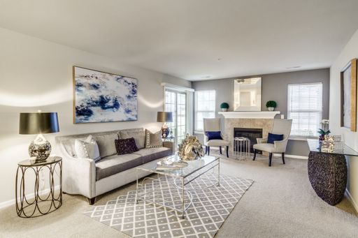 French Style 2 Bedroom 2 Bathroom 2 Car Garage – photo 1