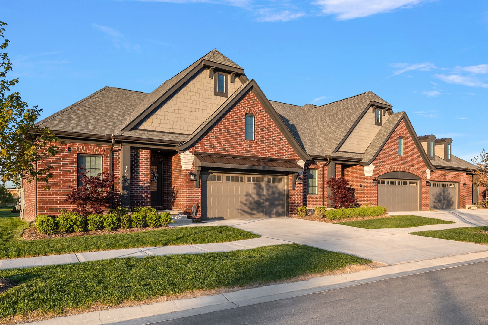 Clinton Township Apartment: 17721 Montage