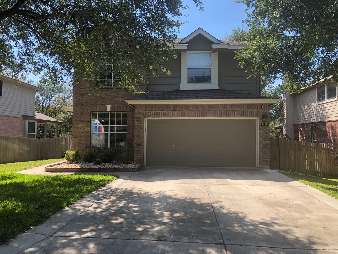 Schertz House: 3428 Dartmouth Cove