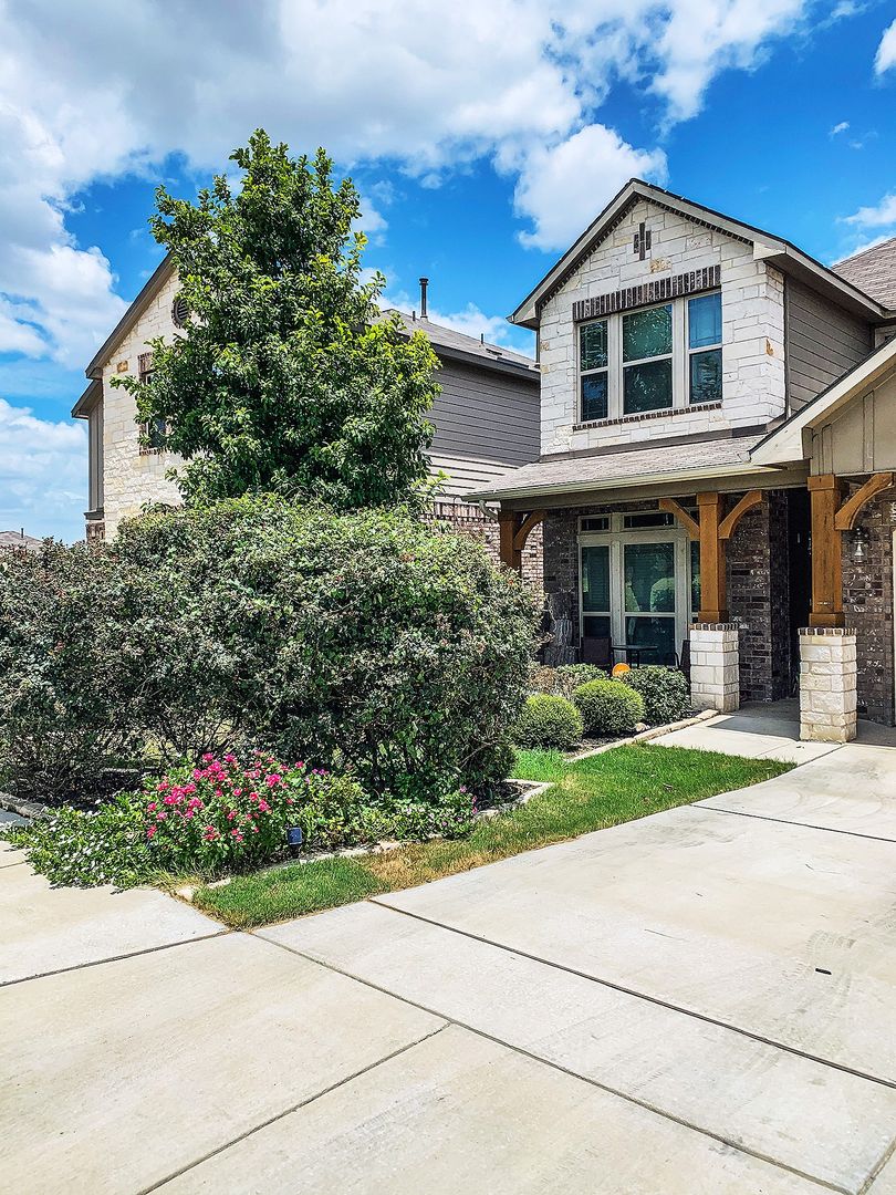 Schertz House: 10378 Obernai Path