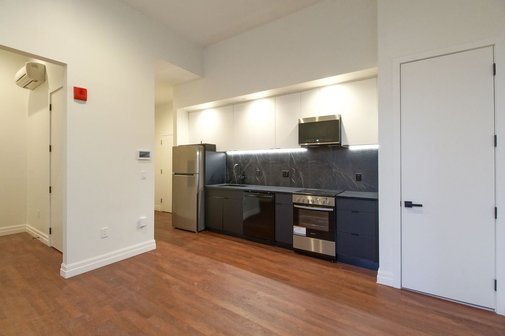 New Haven Apartment: 105 Court Street