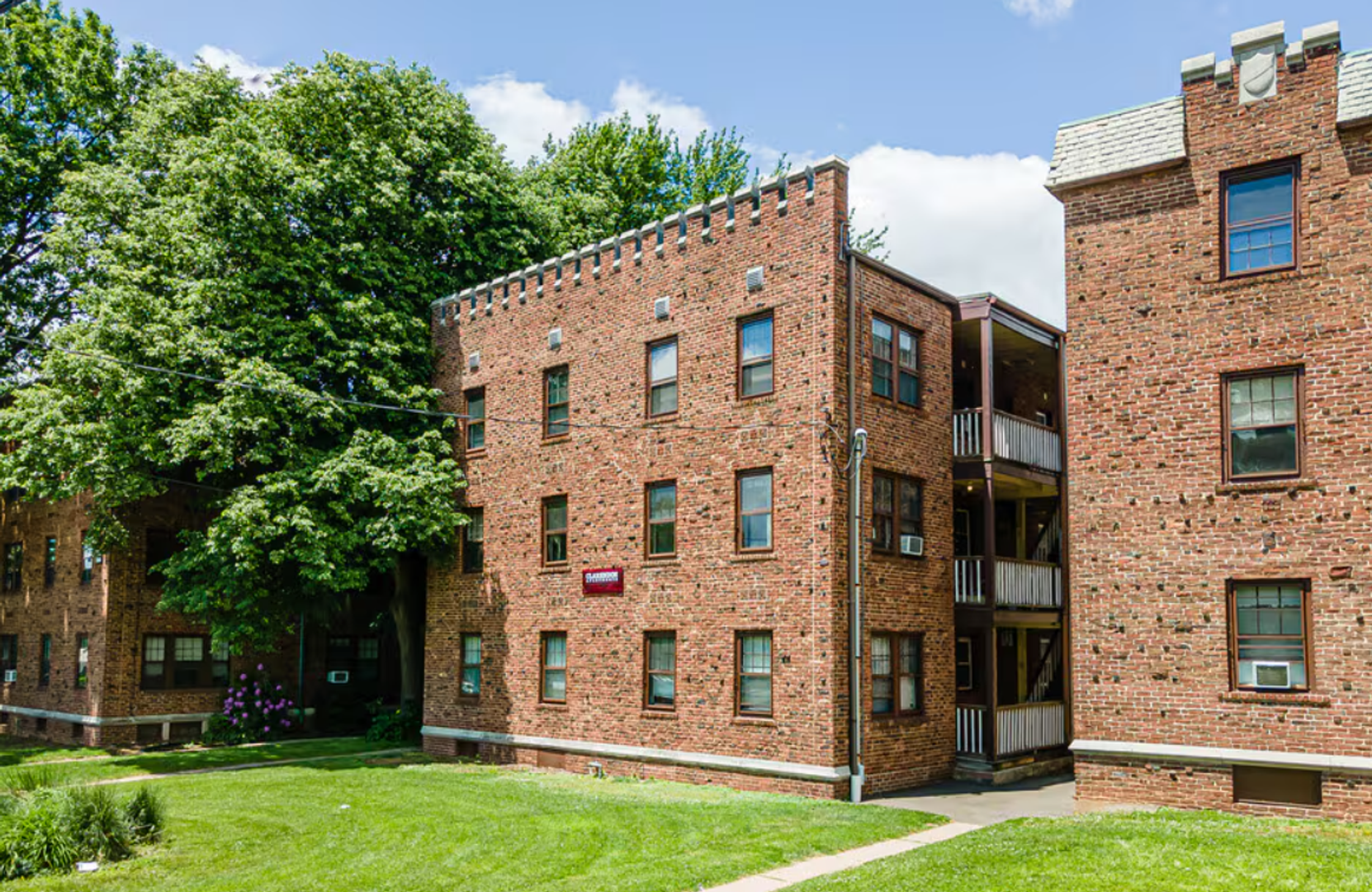 West Hartford Apartment: 812 Farmington Ave.