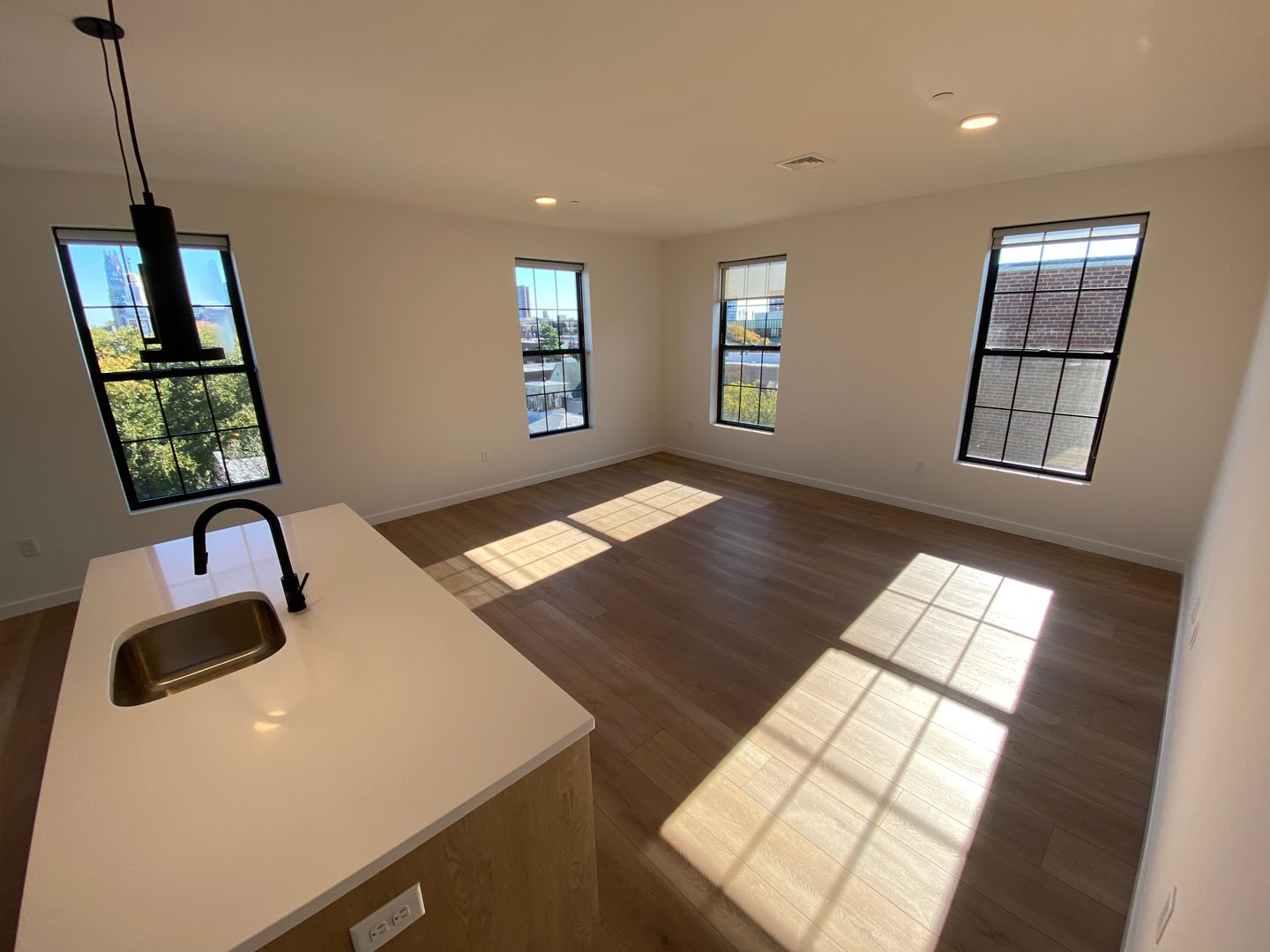 New Haven Apartment: 104 Howe St