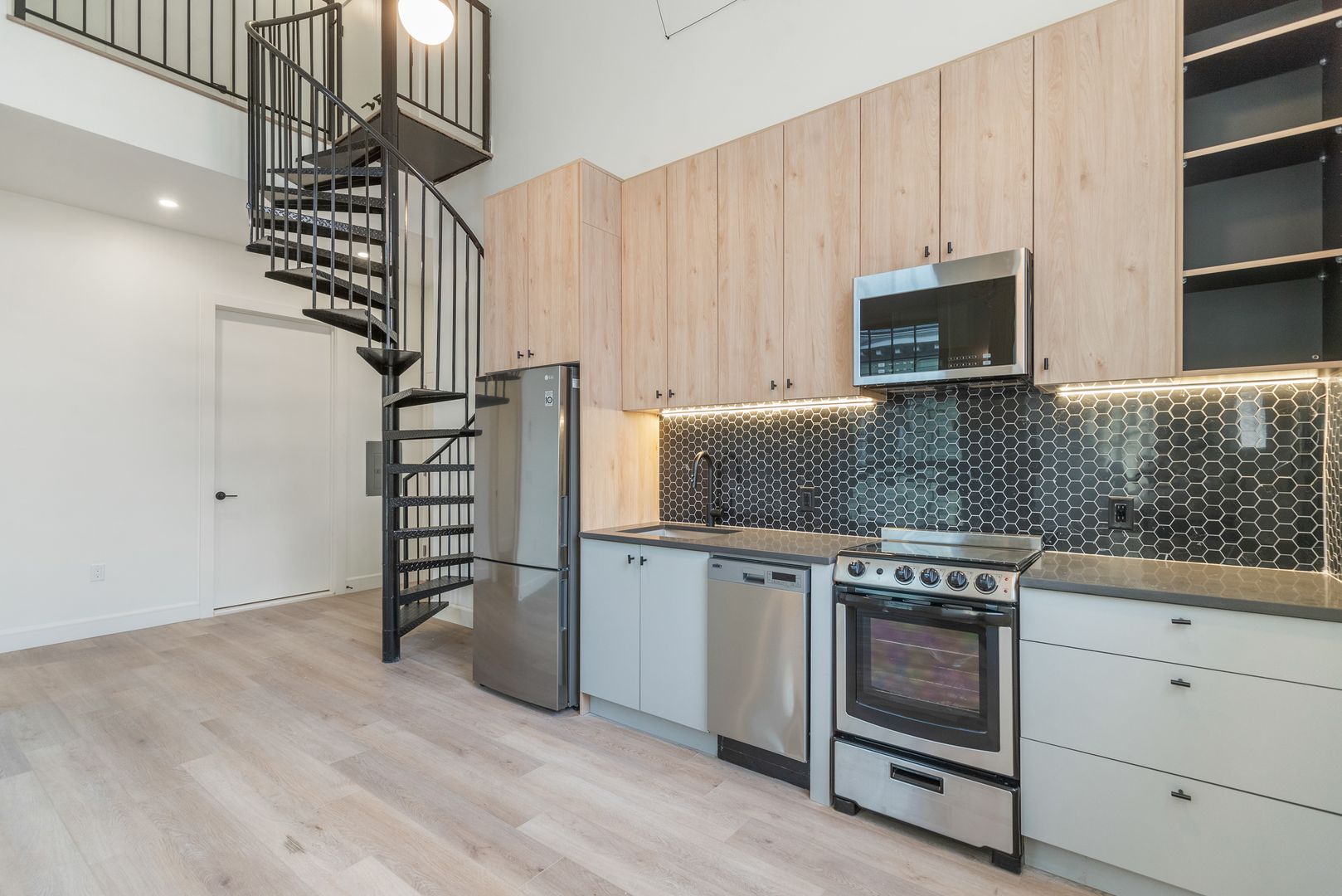 New Haven Apartment: 575 Whitney Ave