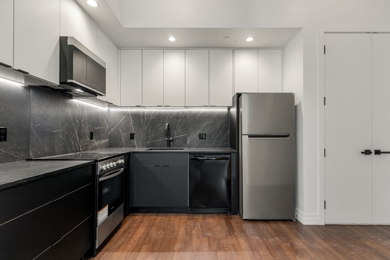 New Haven Apartment: 105 Court Street