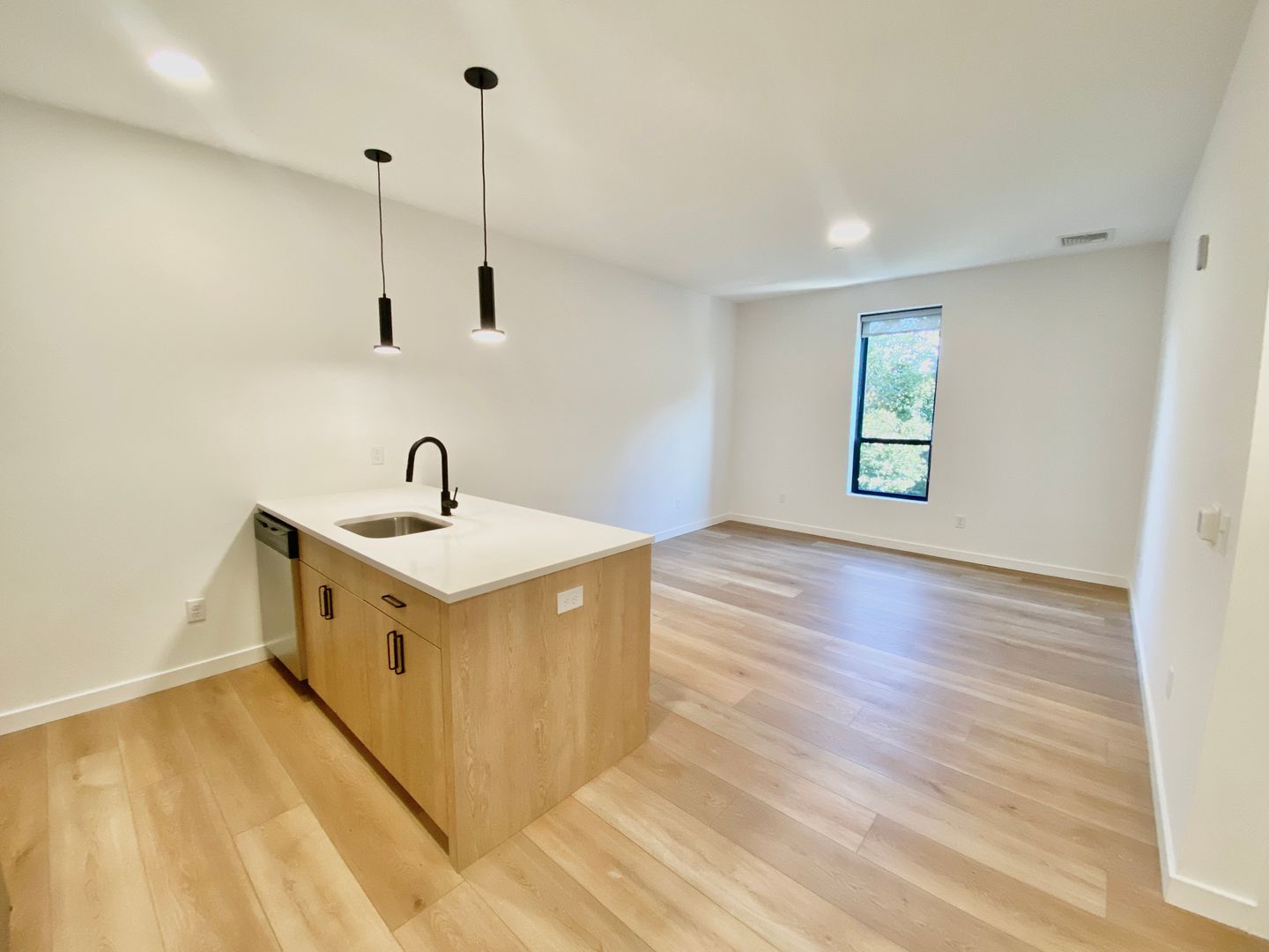 New Haven Apartment: 104 Howe St