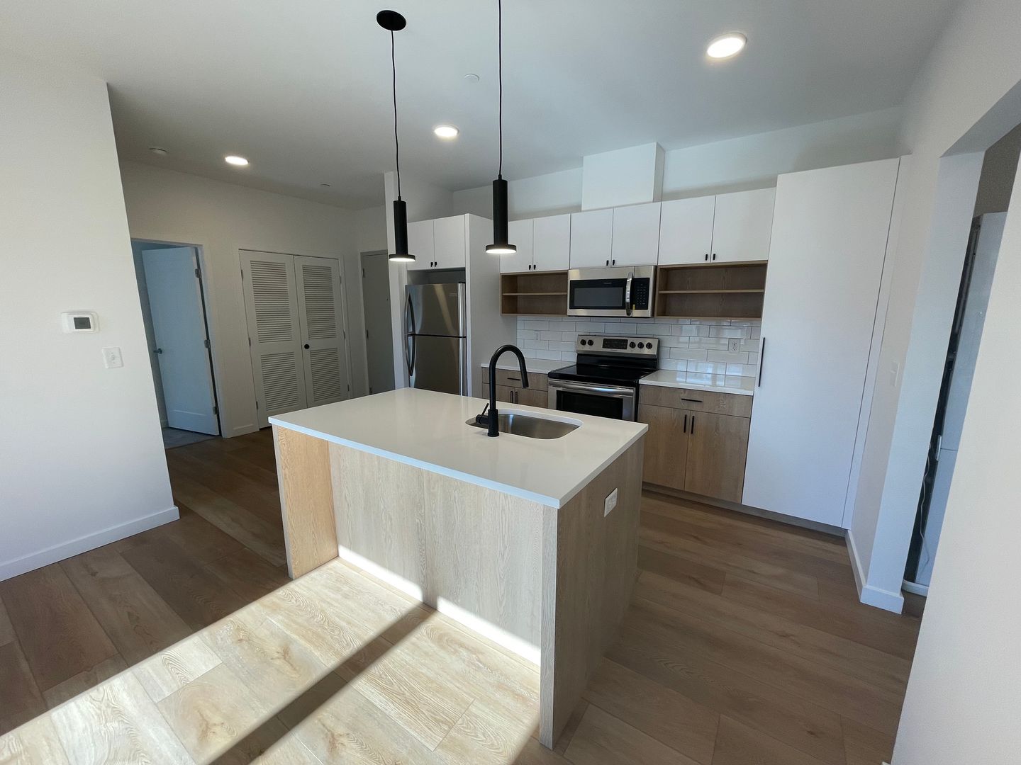 New Haven Apartment: 104 Howe St