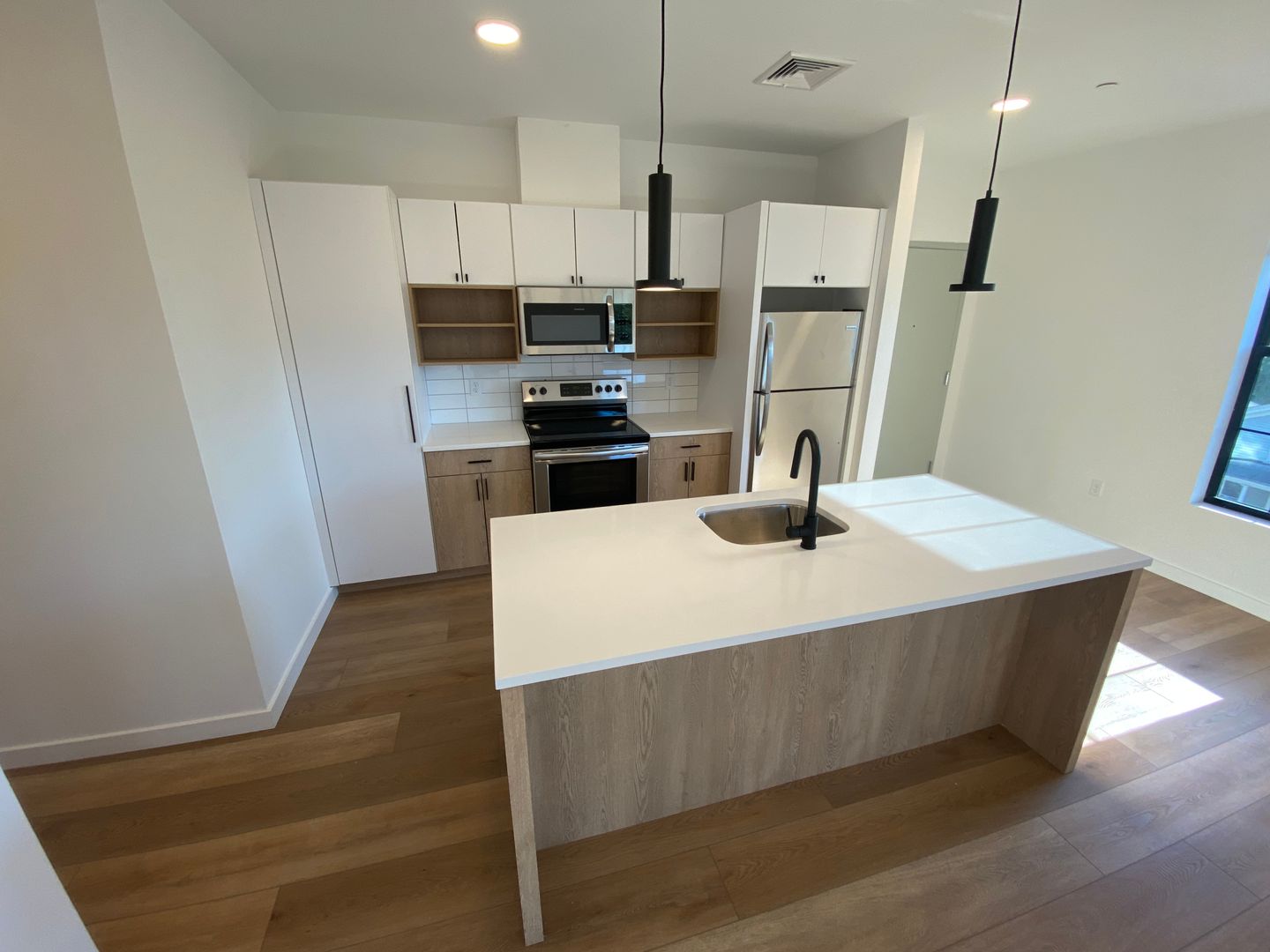 New Haven Apartment: 104 Howe St