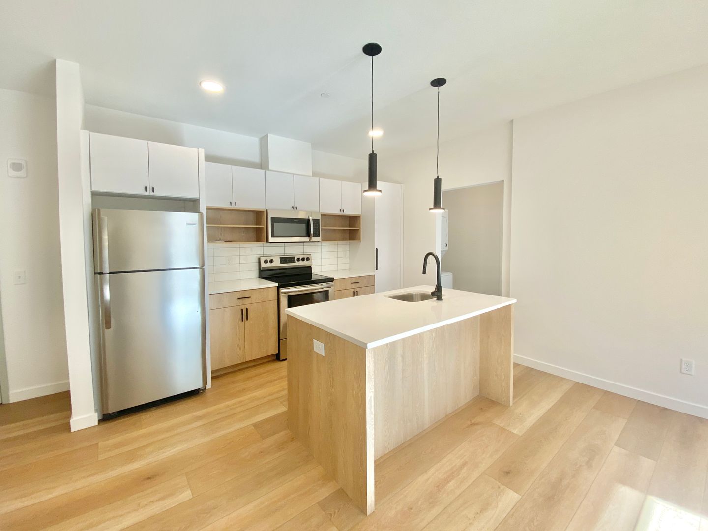 New Haven Apartment: 104 Howe St