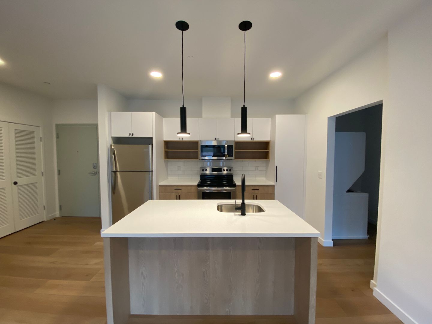 New Haven Apartment: 104 Howe St