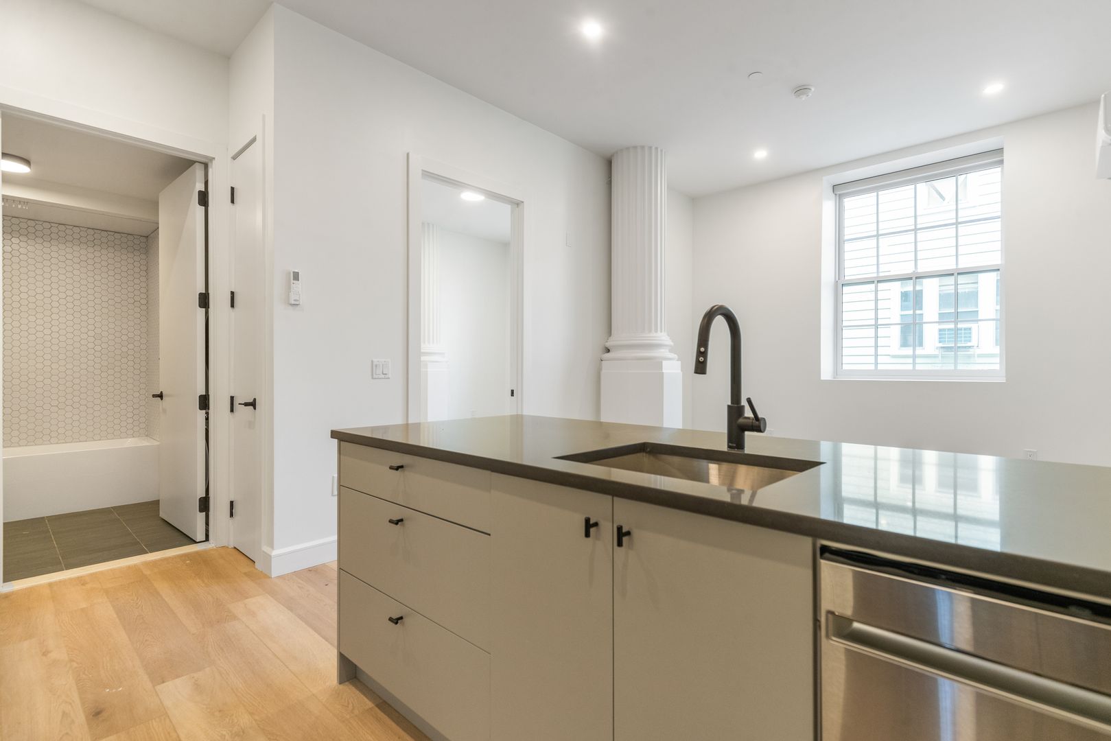 New Haven Apartment: 575 Whitney Ave