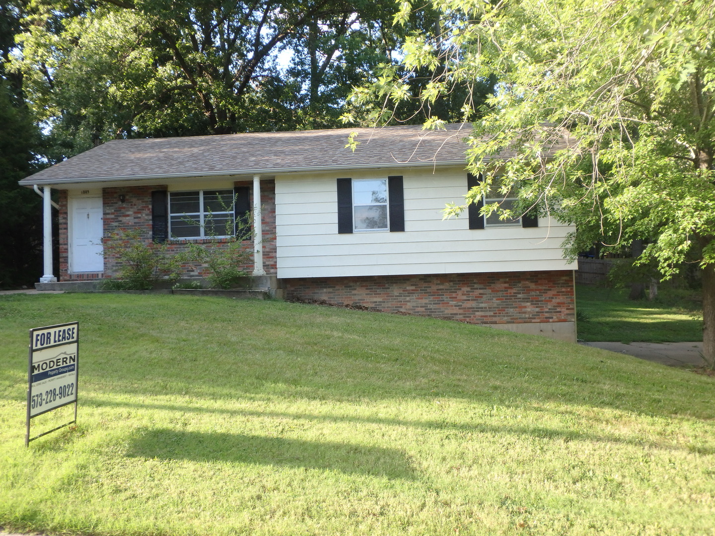 1801 Stanford Dr, Columbia, MO 65203