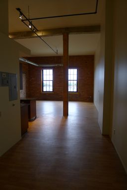 Listing photo thumbnail