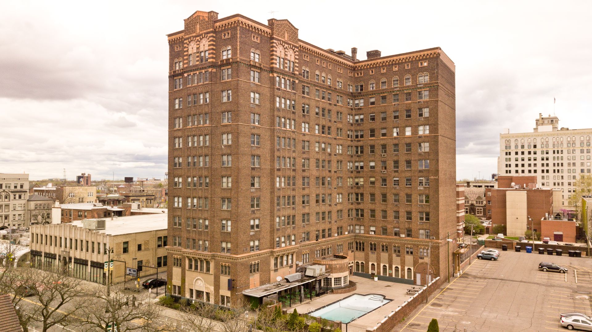 Detroit Apartment: 5440 Cass Ave