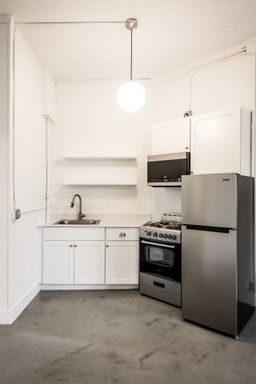Listing photo thumbnail