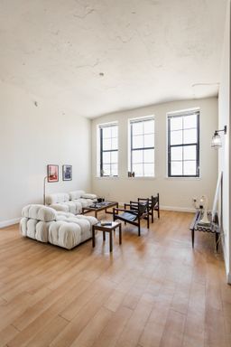 Listing photo thumbnail