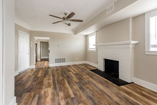 Listing photo thumbnail