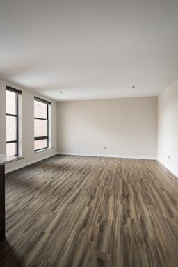 Listing photo thumbnail