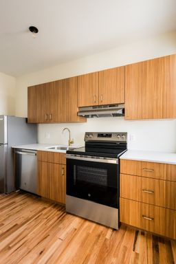 Listing photo thumbnail