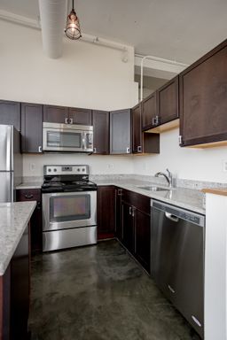 Listing photo thumbnail