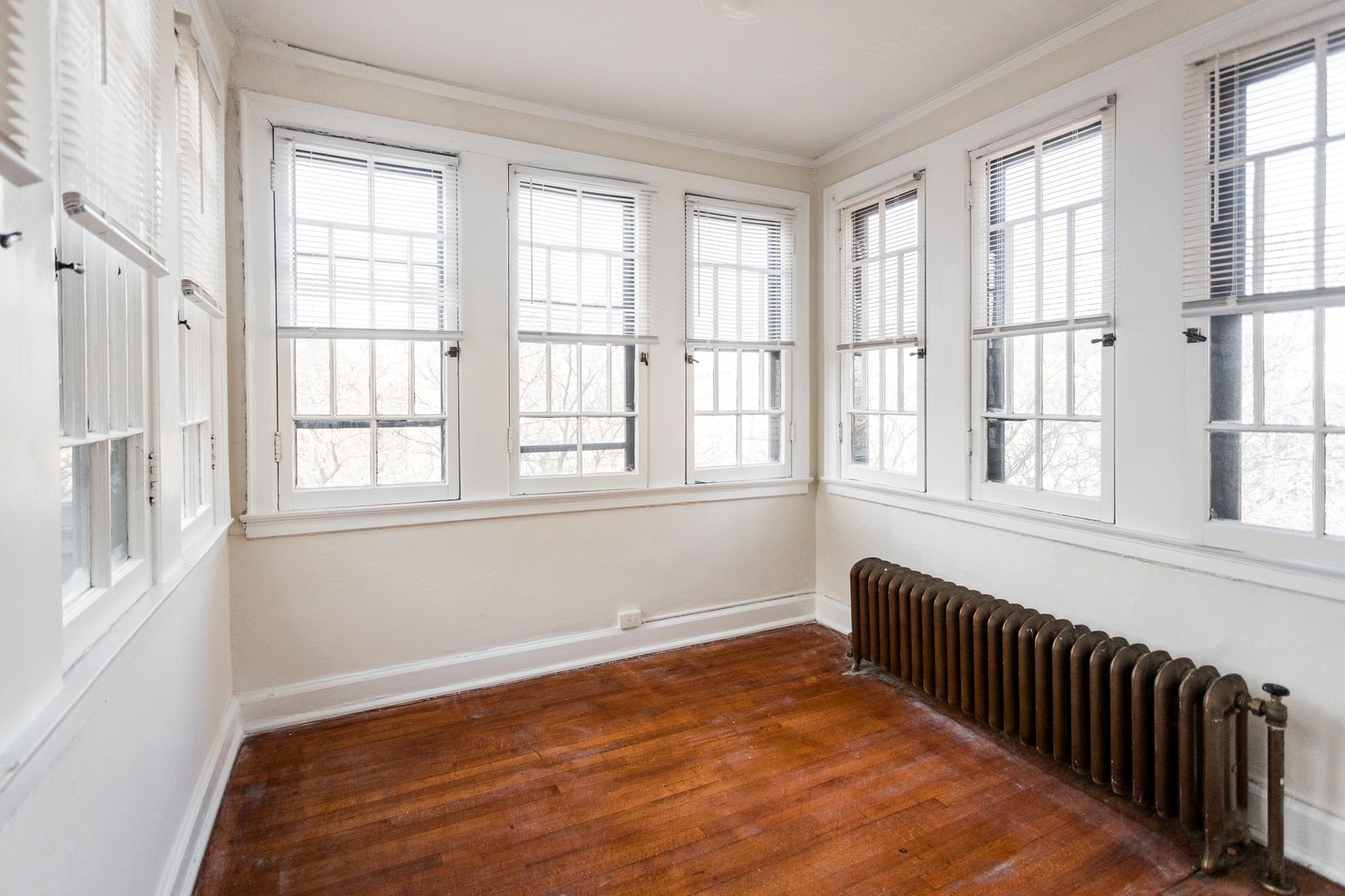 Detroit Apartment: 127 Seward Ave