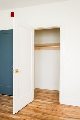 Listing photo thumbnail