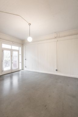 Listing photo thumbnail