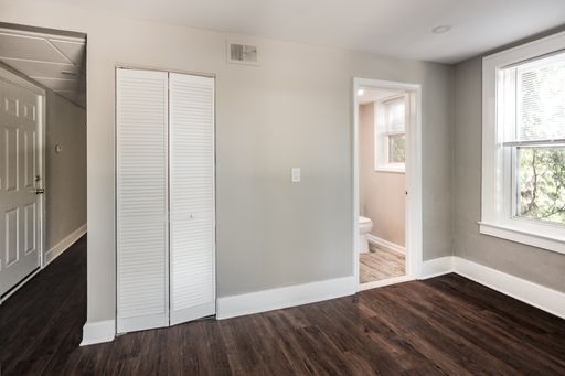 Listing photo thumbnail